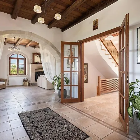 Aloni House - Spacious Secluded With Pool, Up To 10 Guests 빌라