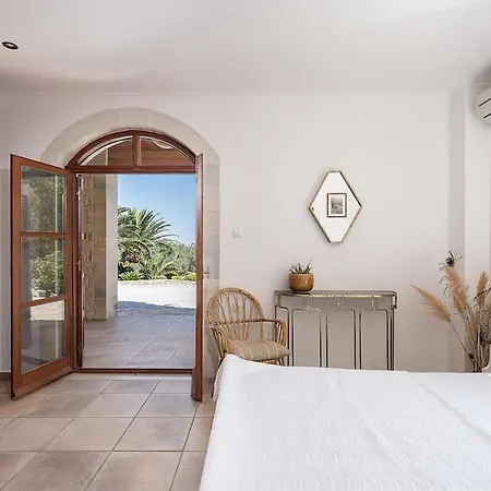 Aloni House - Spacious Secluded With Pool, Up To 10 Guests 빌라