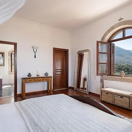 Aloni House - Spacious Secluded With Pool, Up To 10 Guests 빌라