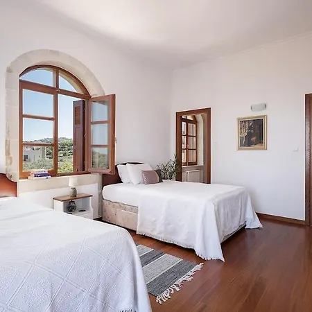 Aloni House - Spacious Secluded With Pool, Up To 10 Guests 빌라