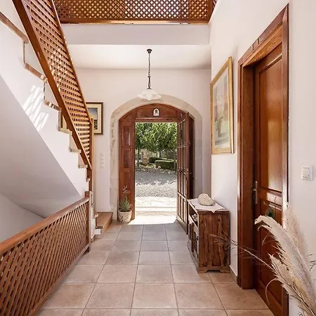 Aloni House - Spacious Secluded With Pool, Up To 10 Guests 빌라