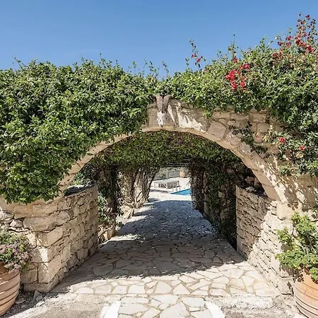 Aloni House - Spacious Secluded With Pool, Up To 10 Guests 빌라