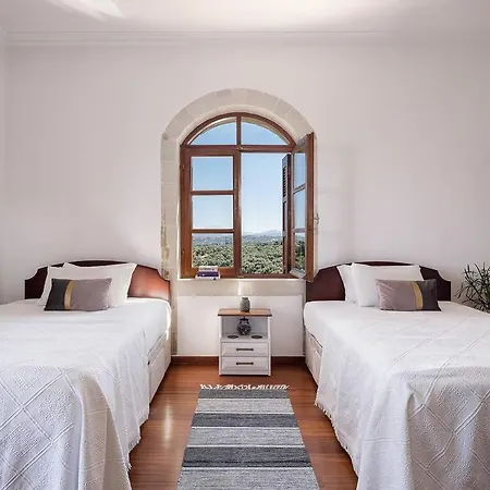 Aloni House - Spacious Secluded With Pool, Up To 10 Guests 빌라