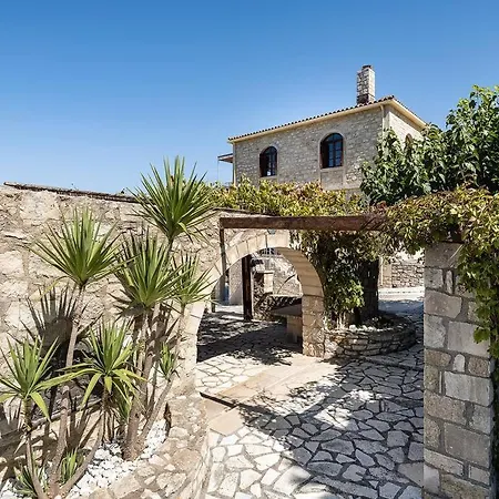 Aloni House - Spacious Secluded With Pool, Up To 10 Guests 빌라